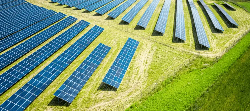 Zarabiaj na fotowoltaice: Rewolucyjne sposoby na zysk z energii słonecznej