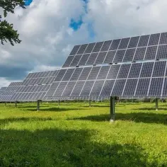 Solary czy fotowoltaika? Opinie ekspertów i użytkowników forum