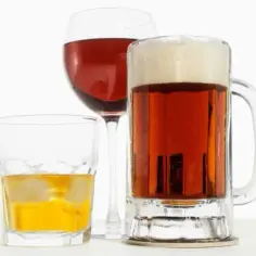 Czy alkohol przewodzi prąd? Zaskakujące fakty o etanolu i wódce